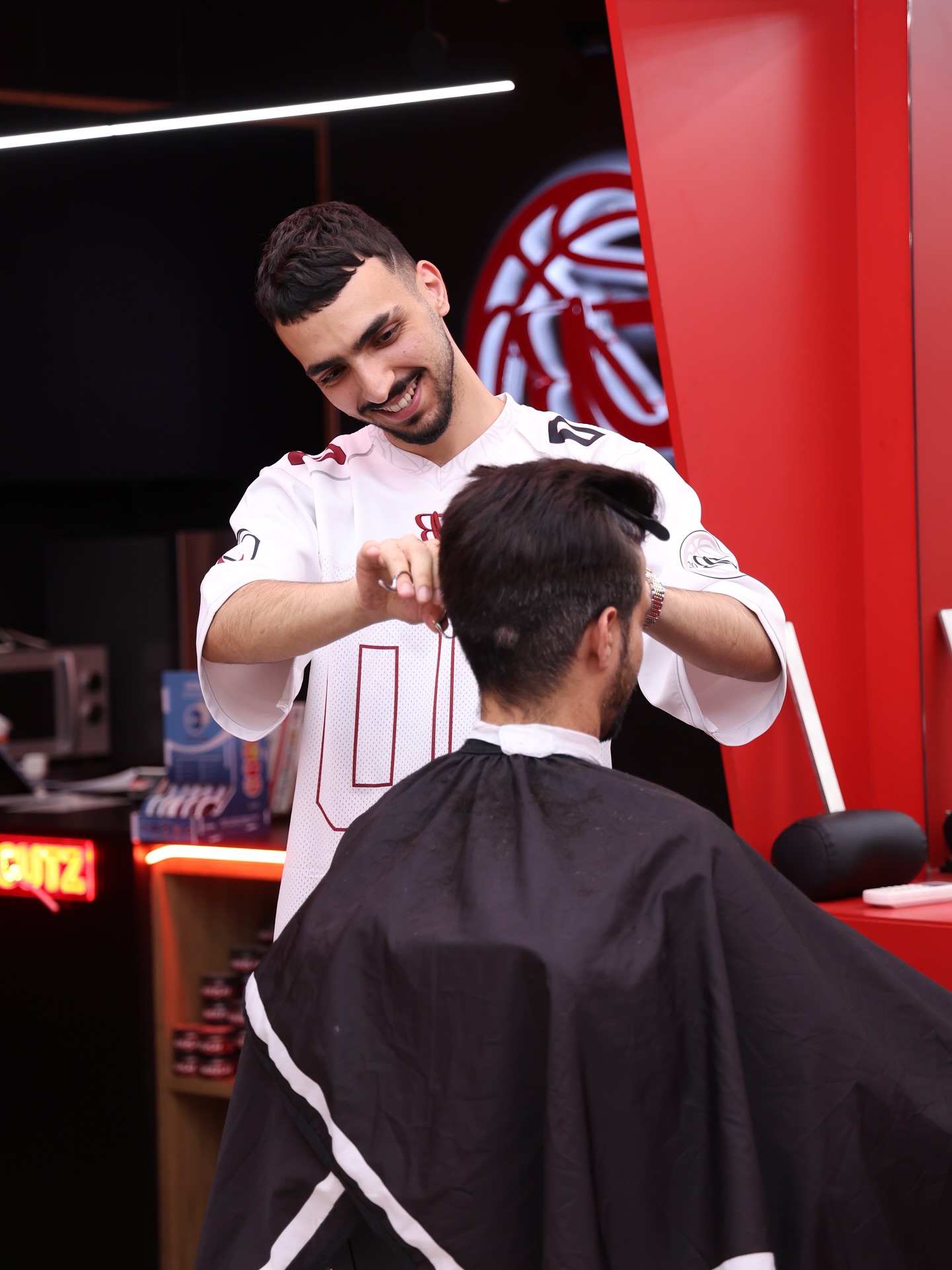 BalrCutz Barber in action